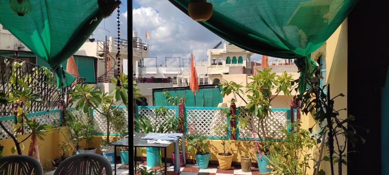 Black Pepper Home Stay Udaipur Eksteriør bilde
