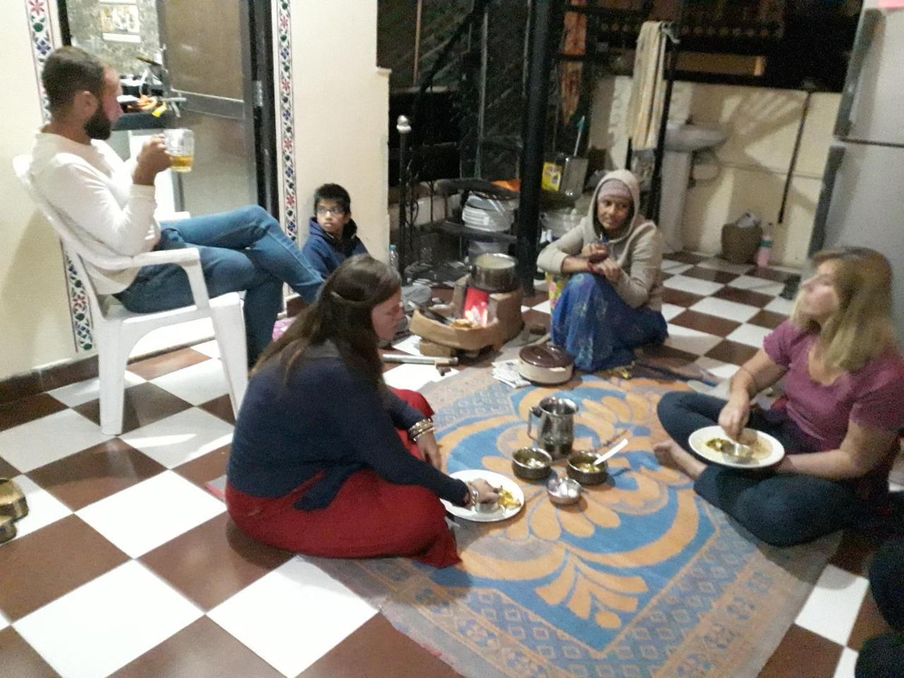 Black Pepper Home Stay Udaipur Eksteriør bilde