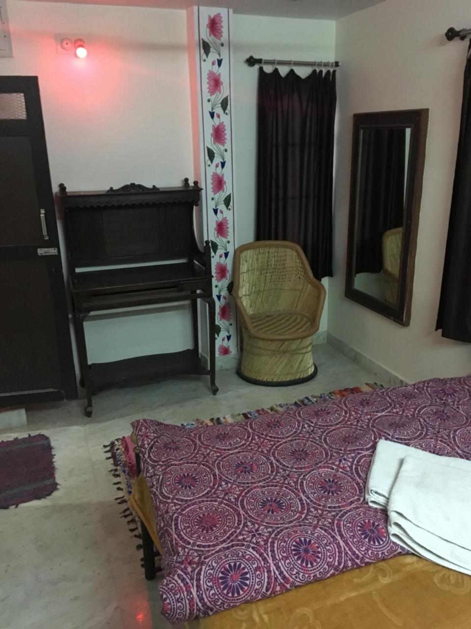 Black Pepper Home Stay Udaipur Eksteriør bilde