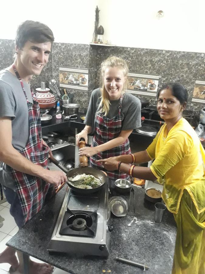 Black Pepper Home Stay Udaipur Eksteriør bilde